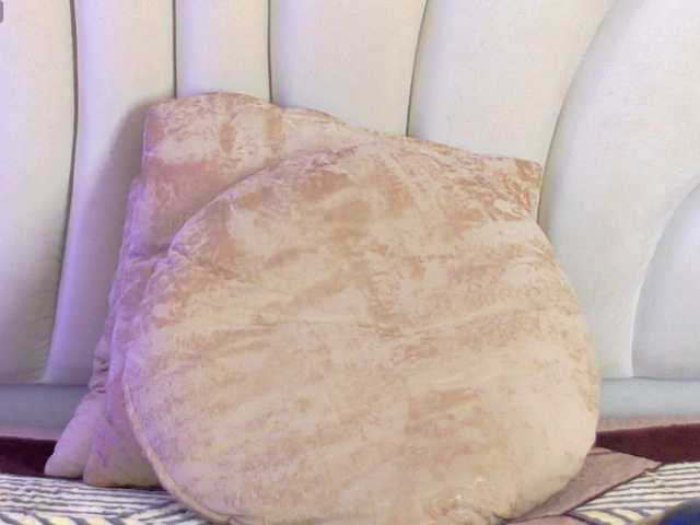 KIARATENTATION's BongaCams show and profile