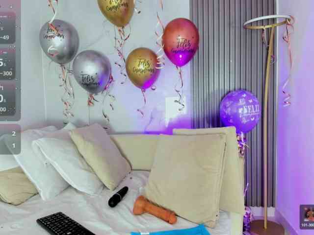 KIARATENTATION Live Webcam on BongaCams