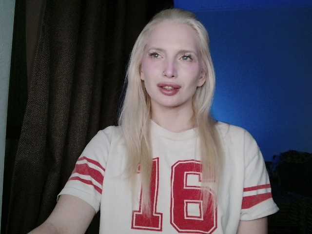 SpaceMarsi's BongaCams show and profile