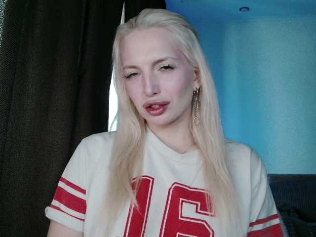 SpaceMarsi's BongaCams show and profile