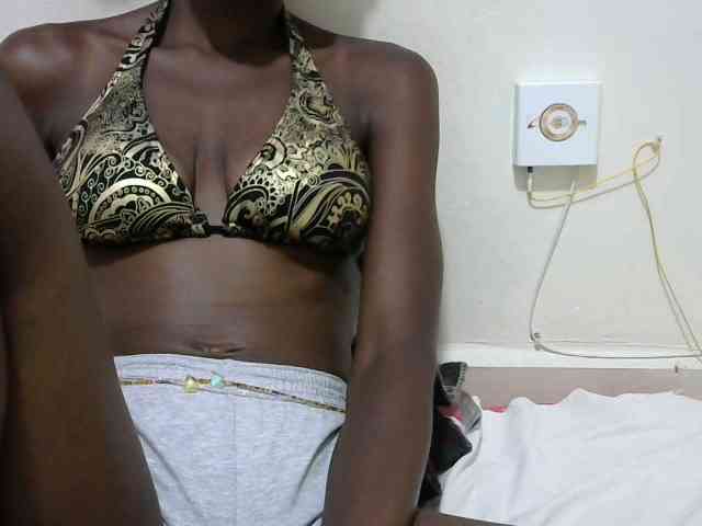 Cuttey30 Live Webcam on BongaCams