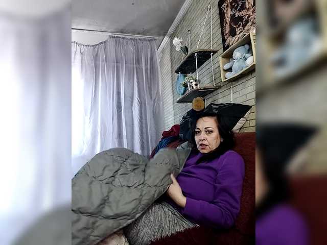 Lina-a-13's BongaCams show and profile