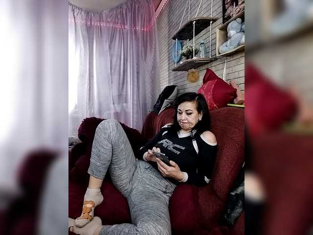 Lina-a-13's BongaCams show and profile