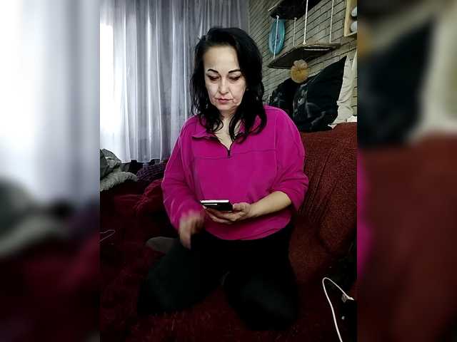 Lina-a-13's BongaCams show and profile