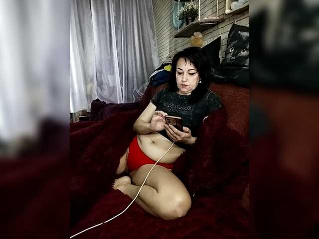 Lina-a-13's BongaCams show and profile