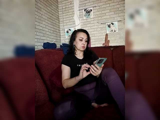 Lina-a-13's BongaCams show and profile