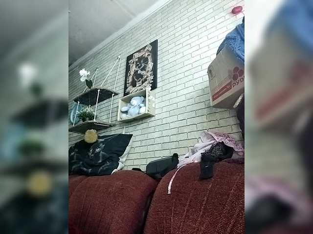 Lina-a-13's BongaCams show and profile