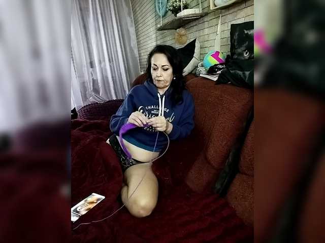 Lina-a-13's BongaCams show and profile