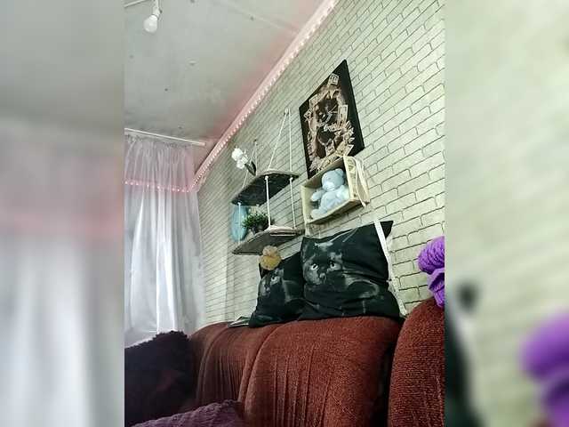 Lina-a-13's BongaCams show and profile