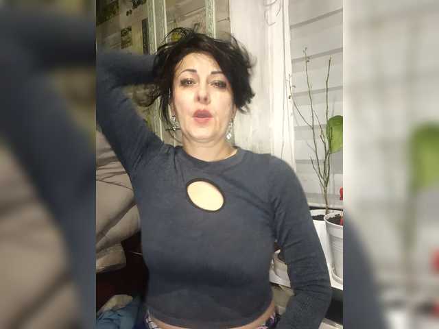 Lina-a-13's BongaCams show and profile