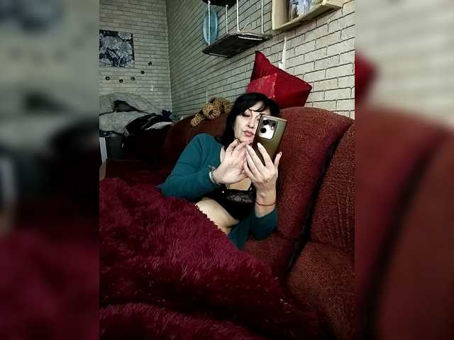 Lina-a-13's BongaCams show and profile