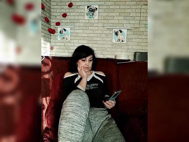 Lina-a-13's BongaCams show and profile