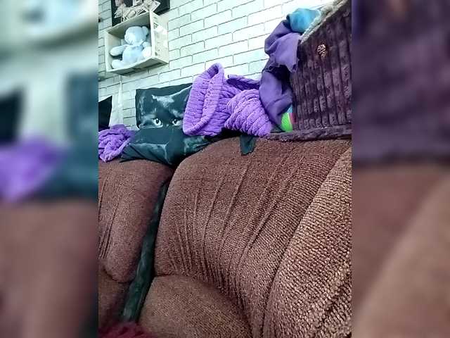 Lina-a-13's BongaCams show and profile