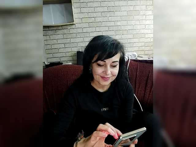 Lina-a-13's BongaCams show and profile