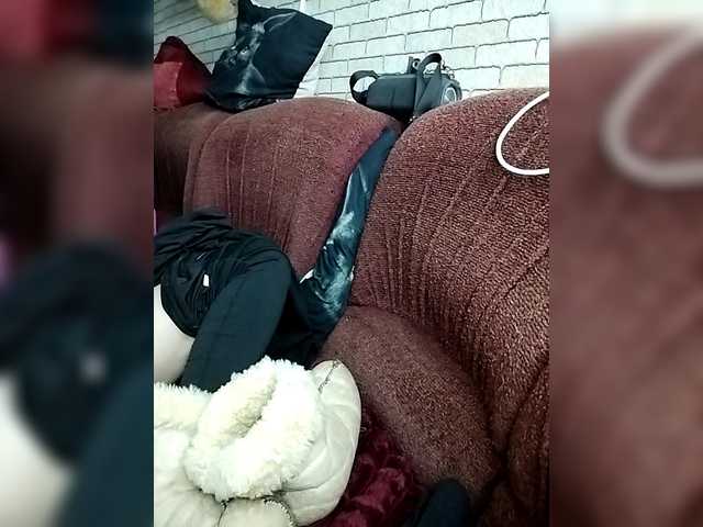 Lina-a-13's BongaCams show and profile