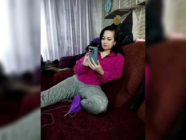 Lina-a-13's BongaCams show and profile