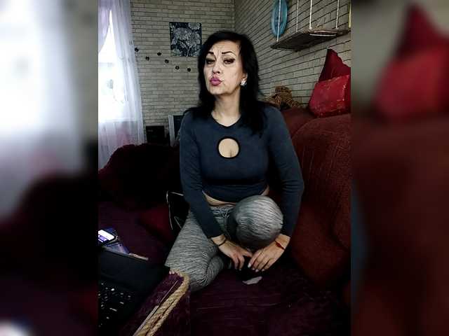 Lina-a-13's BongaCams show and profile