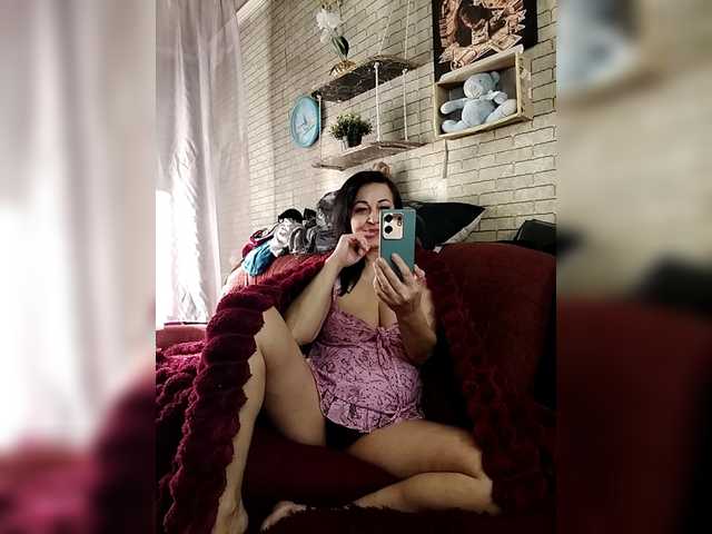 Lina-a-13's BongaCams show and profile