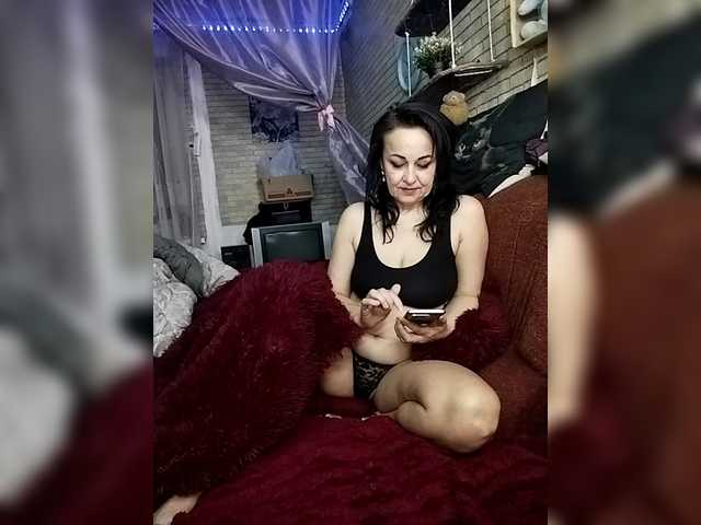 Lina-a-13's BongaCams show and profile