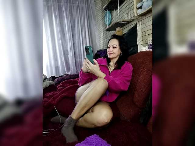 Lina-a-13's BongaCams show and profile