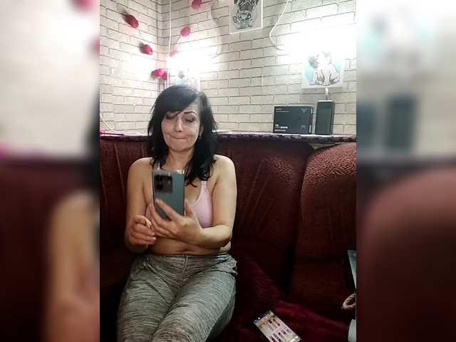 Lina-a-13's BongaCams show and profile