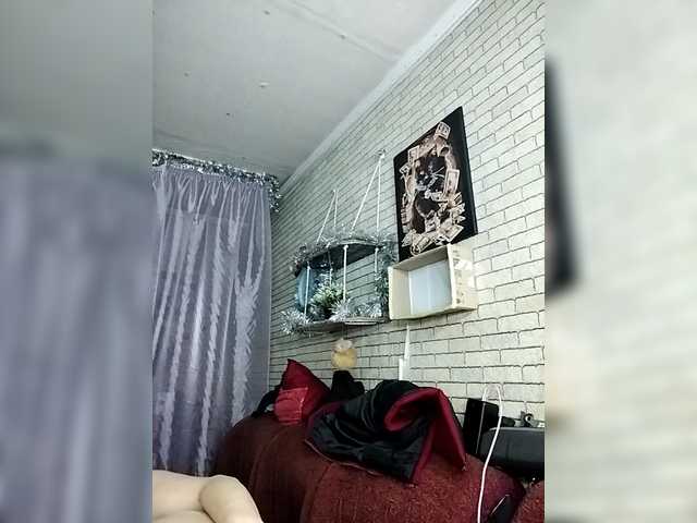 Lina-a-13's BongaCams show and profile