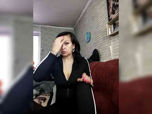 Lina-a-13's webcam live show