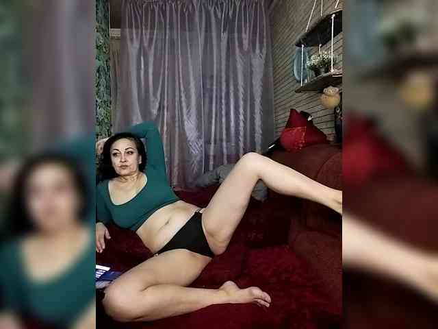 Lina-a-13 Live Webcam on BongaCams