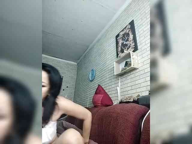 Lina-a-13 Live Webcam on BongaCams