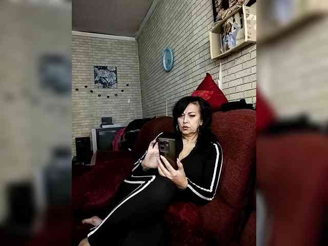 Lina-a-13 Live Webcam on BongaCams