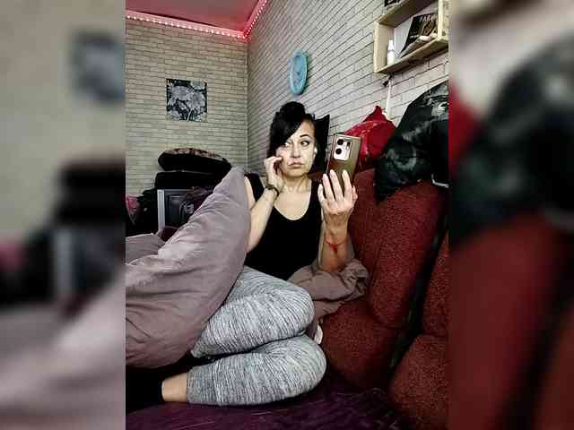 Lina-a-13 webcam
