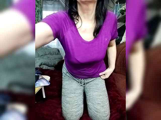 Lina-a-13 Live Webcam on BongaCams