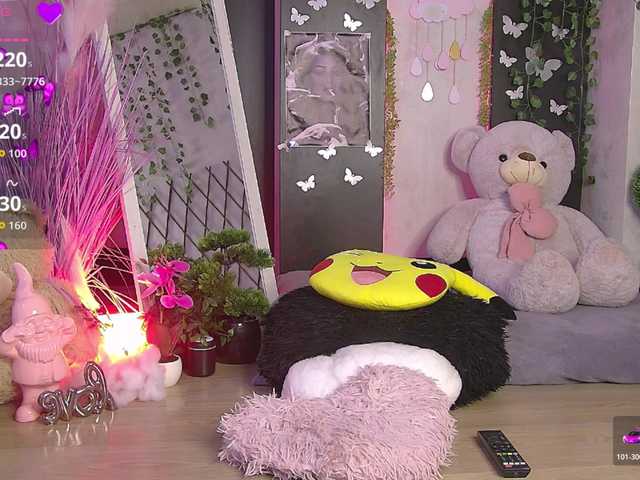 IsisQueenXXX's BongaCams show and profile