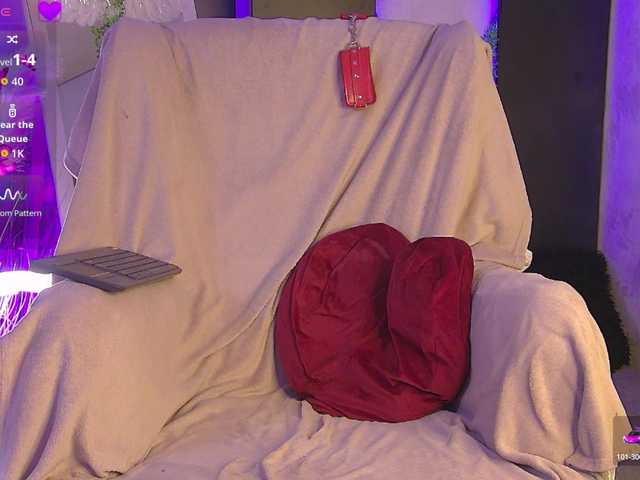 IsisQueenXXX's BongaCams show and profile