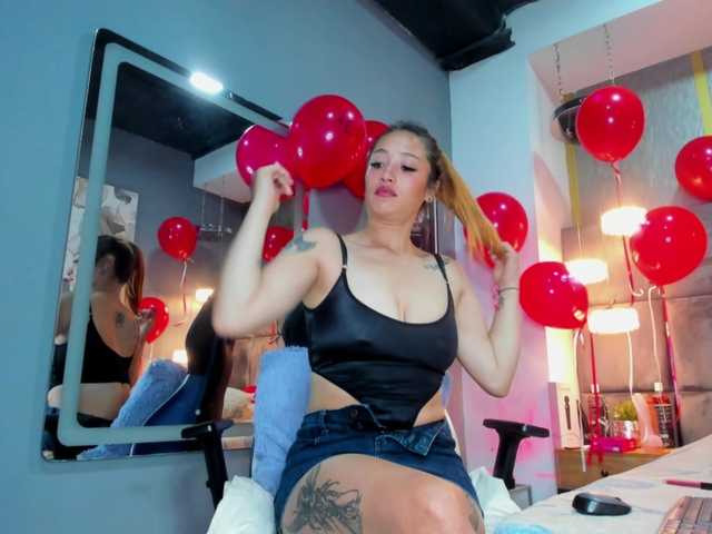 zoetaylorr1's BongaCams show and profile