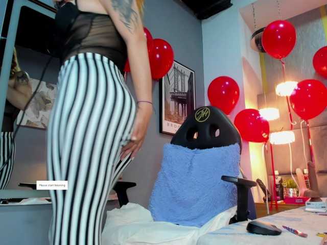 zoetaylorr1's BongaCams show and profile