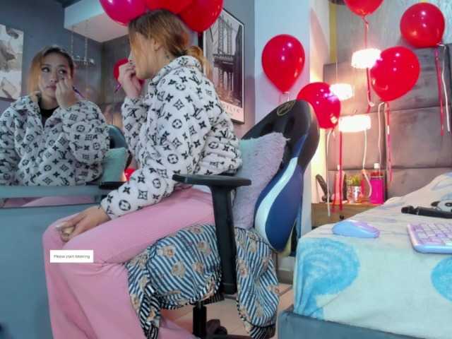 zoetaylorr1's BongaCams show and profile