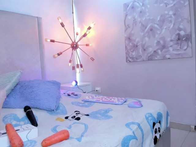 zoetaylorr1 webcam bongacams model stream image