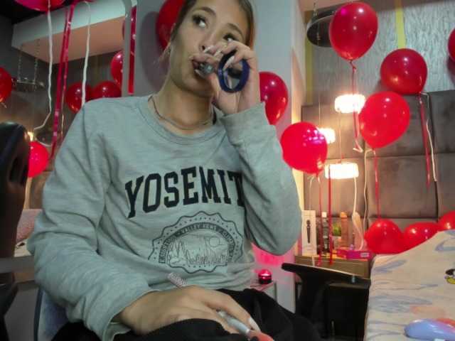 zoetaylorr1's BongaCams show and profile