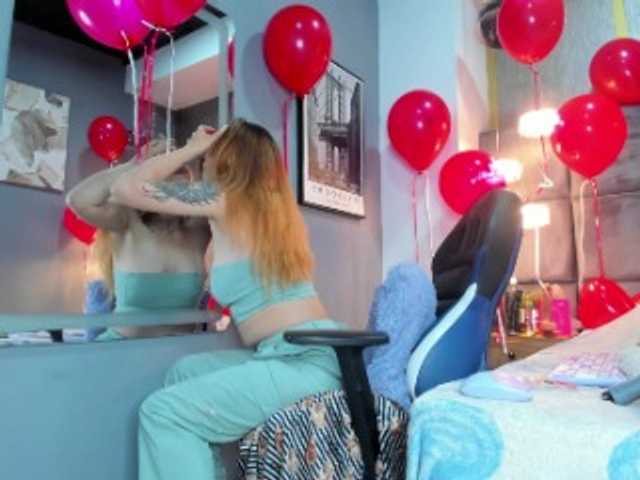 zoetaylorr1's BongaCams show and profile