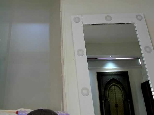 zoetaylorr1's BongaCams show and profile