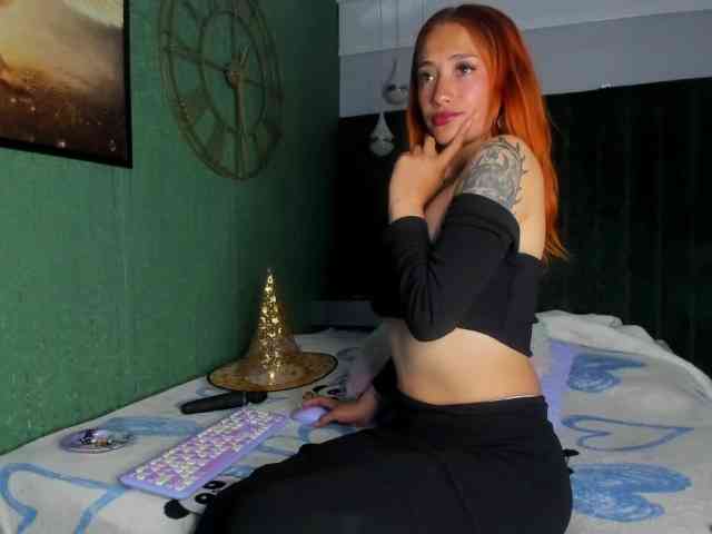 zoetaylorr1 webcam