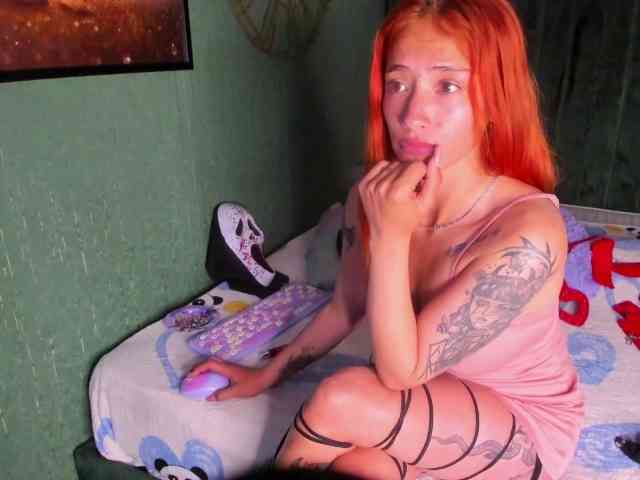 zoetaylorr1 webcam
