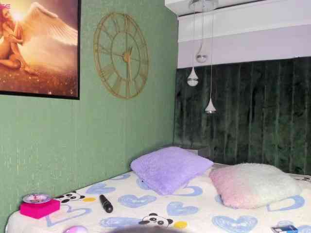 zoetaylorr1 webcam