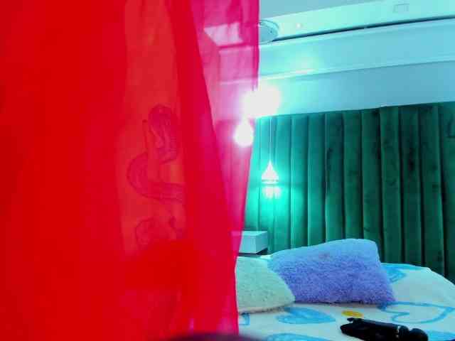 zoetaylorr1 webcam