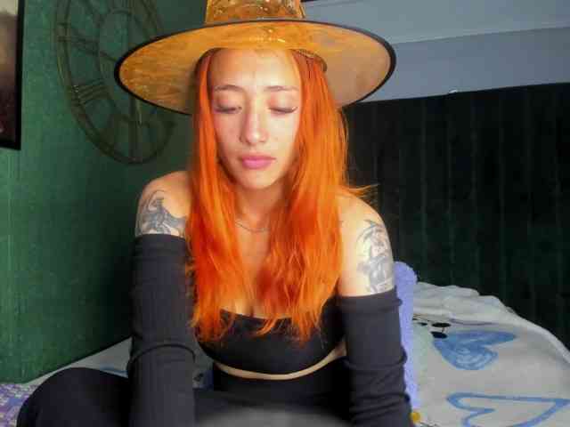 zoetaylorr1 webcam