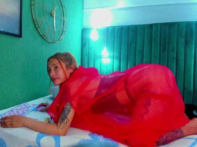 zoetaylorr1 webcam