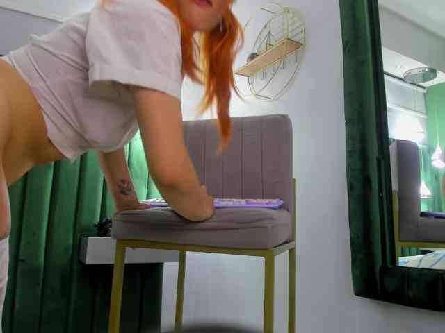 zoetaylorr1 webcam