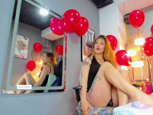 zoetaylorr1 Live Webcam on BongaCams