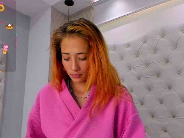 zoetaylorr1 zoetaylorr1